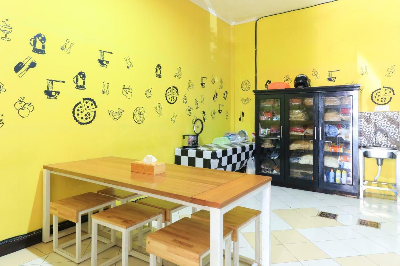 Raja Rani Hostel Denpasar  Bagian luar foto